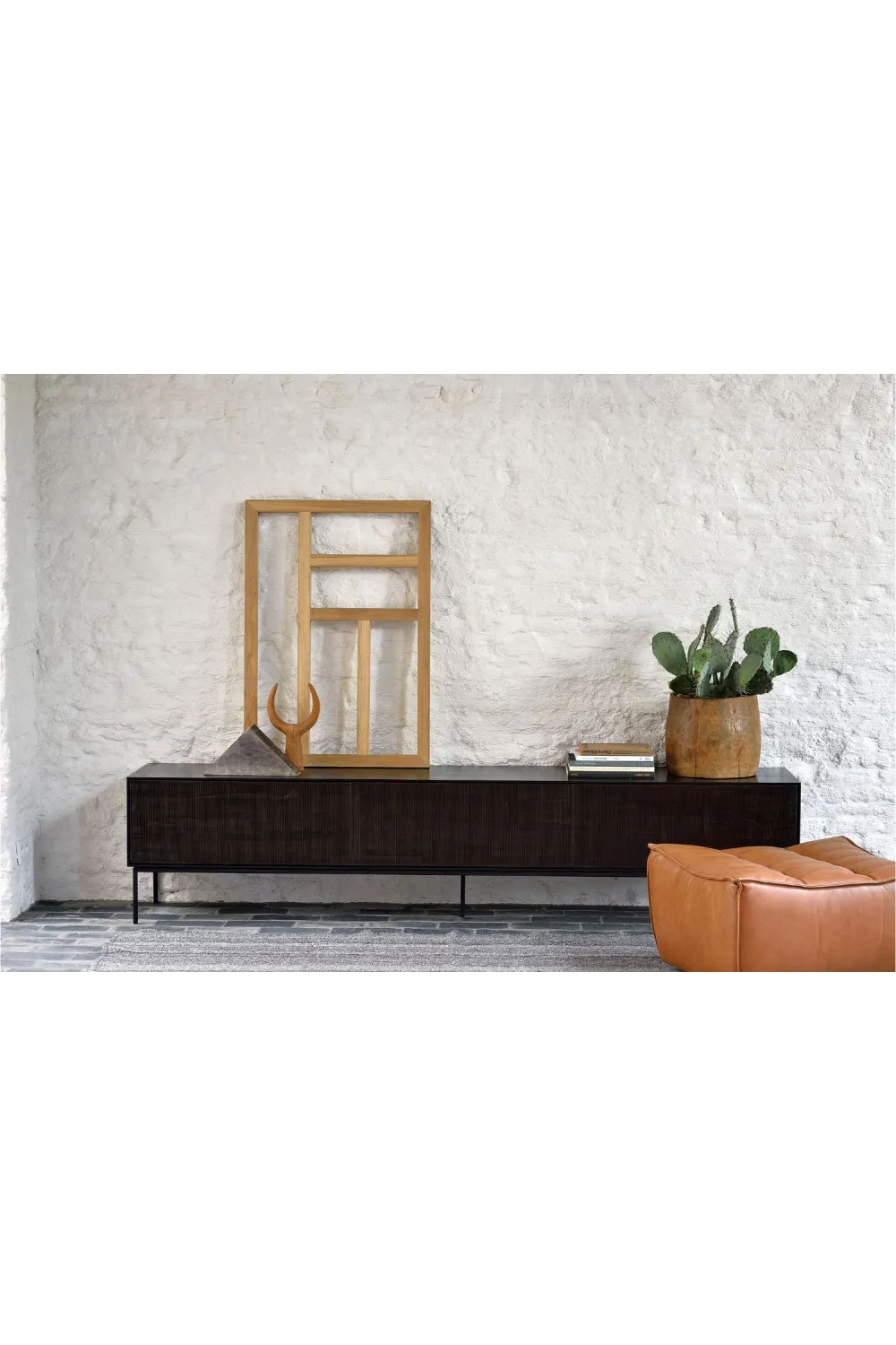 Dark Teak TV Cupboard | Ethnicraft Grooves