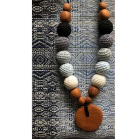 FrejaToys Monochrome Nursing Necklace