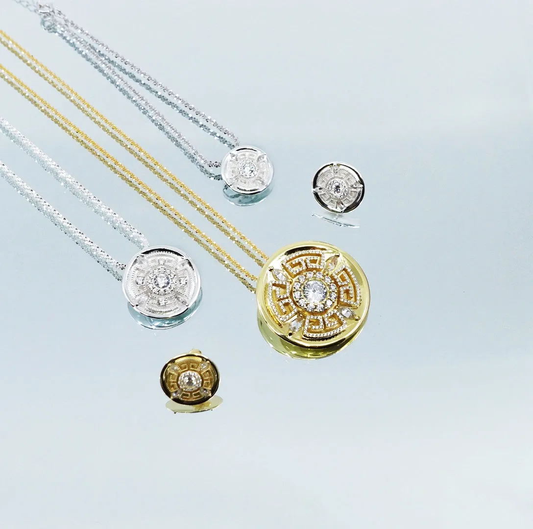 Revive Your Inner Kingdom Small Pendant Necklace Gold